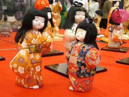 lễ hội búp bê cho bé gái Nhật Bản