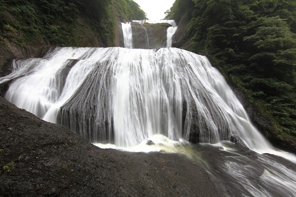 khám phá thác nước đẹp nhất Nhật bản