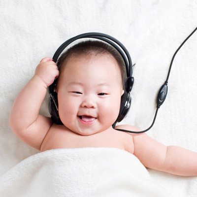 phát triển thính giác cho trẻ theo kiểu mẹ Nhật