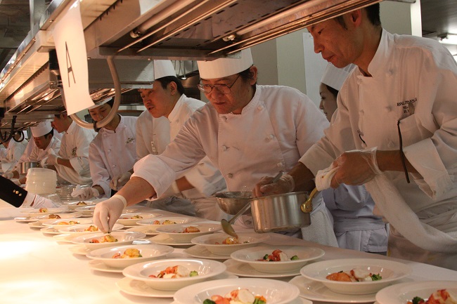 10 Nam làm đầu bếp tại Nagasaki tháng 7/2014