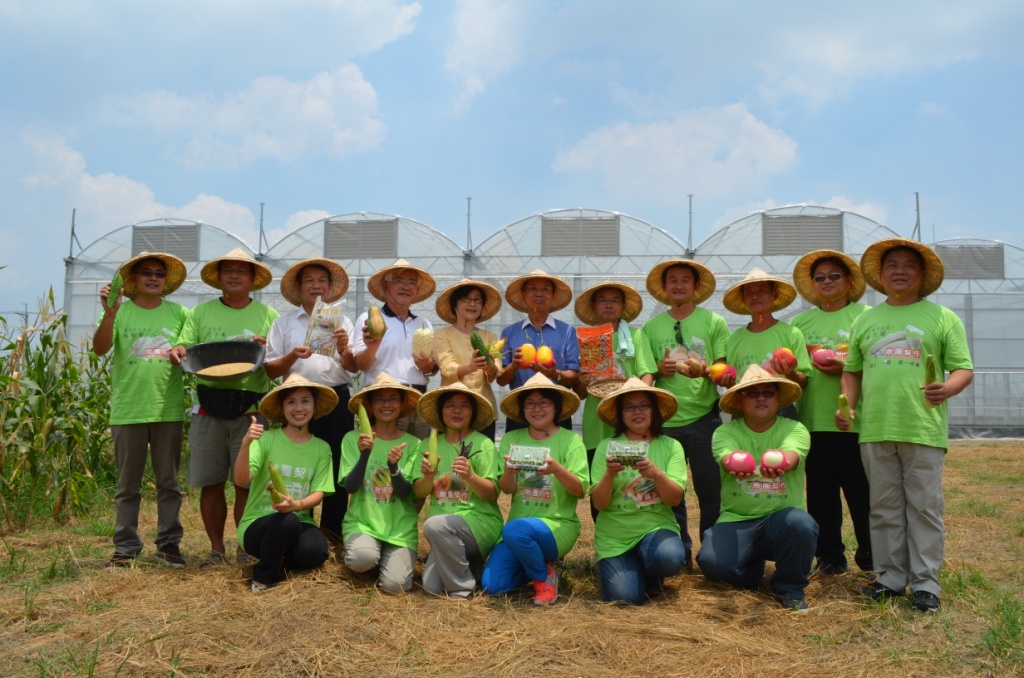25 Nam/Nữ làm nông nghiệp tại Gunma tháng10/2014