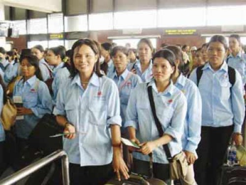 Hạn chế rủi ro cho nữ lao động đi xuất khẩu nước ngoài