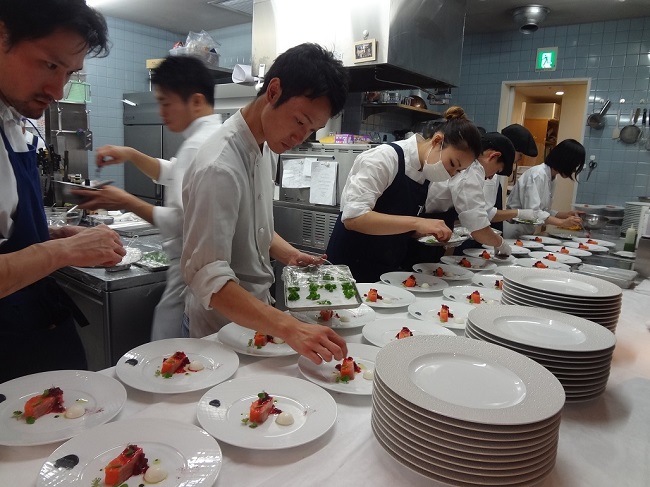 Tuyển GẤP đầu bếp làm việc tại Nhật Bản xuất cảnh tháng 11/2023