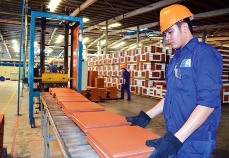 Tuyển gấp 15 nam sản xuất gạch lương cao tại Chiba tháng 11/2023