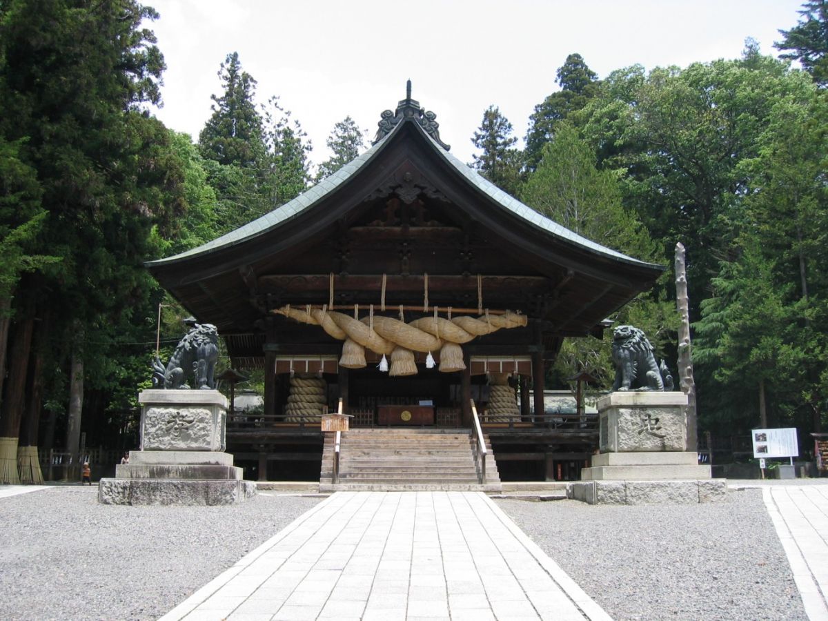 đền Suwa Taisha tỉnh Nagono Nhật Bản