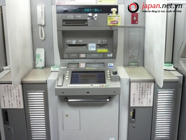 Chuyển tiền về Việt Nam bằng cây ATM của ngân hàng Yucho