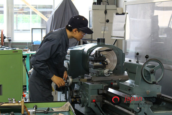 Đơn hàng Kỹ sư tiện, phay, CNC tại Niigata BAY NHANH, Lương cơ bản 40 TRIỆU/THÁNG